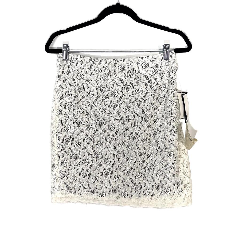 Sunny and 74 Women’s Size Small Ivory White Floral Lace Lined Mini Skirt NWT